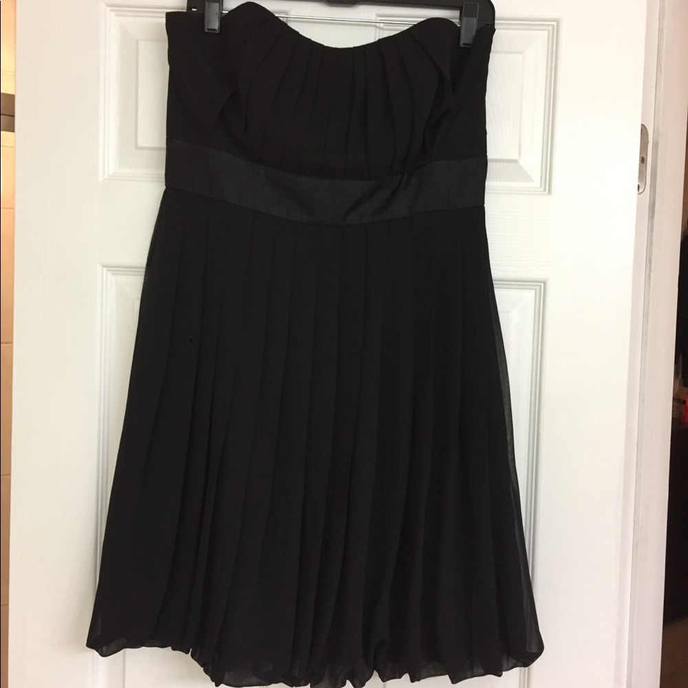 EUC White House Black Market Strapless LBD